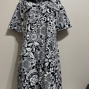 Ann Taylor black and white flower print dress A line shape